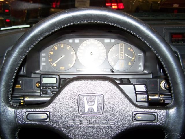 1987 White Honda Prelude