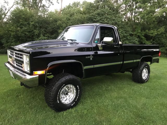 1987 Black Chevrolet Silverado 1500 Standard Cab Pickup