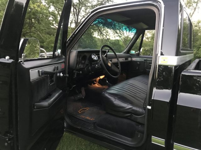 1987 Black Chevrolet Silverado 1500 Standard Cab Pickup