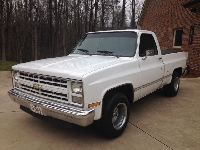 1987 White Chevrolet Silverado 1500 Short Bed