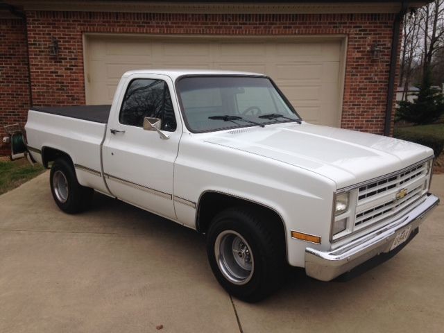 1987 White Chevrolet Silverado 1500 Short Bed