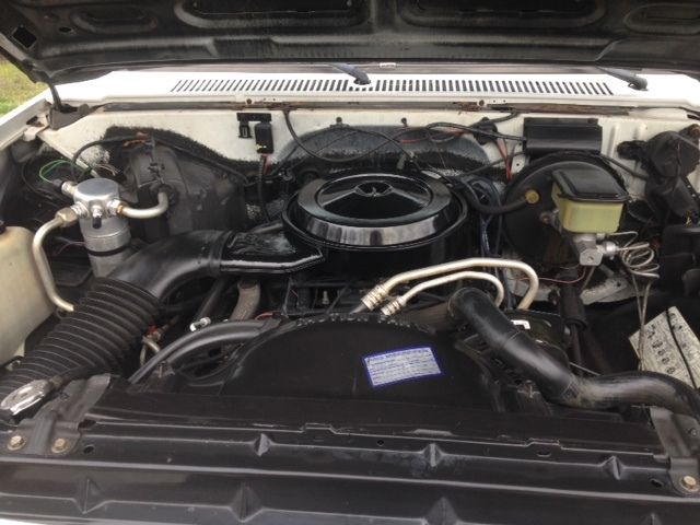 1987 White Chevrolet Silverado 1500 Short Bed