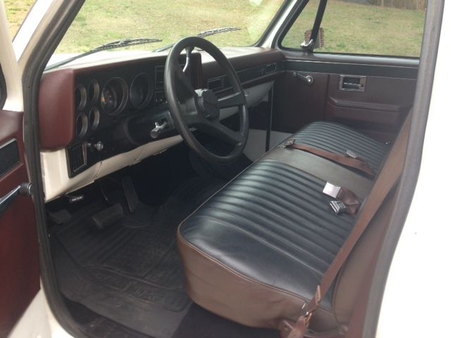 1987 White Chevrolet Silverado 1500 Short Bed