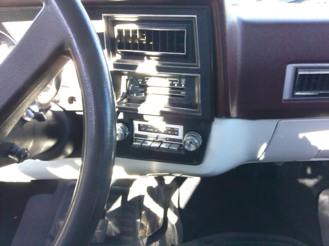 1987 White Chevrolet Silverado 1500 Short Bed