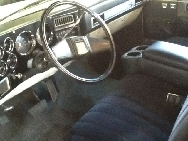 1987 White Chevrolet C-10