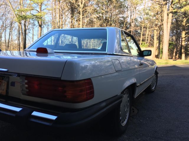1987 White Mercedes-Benz SL-Class Convertible