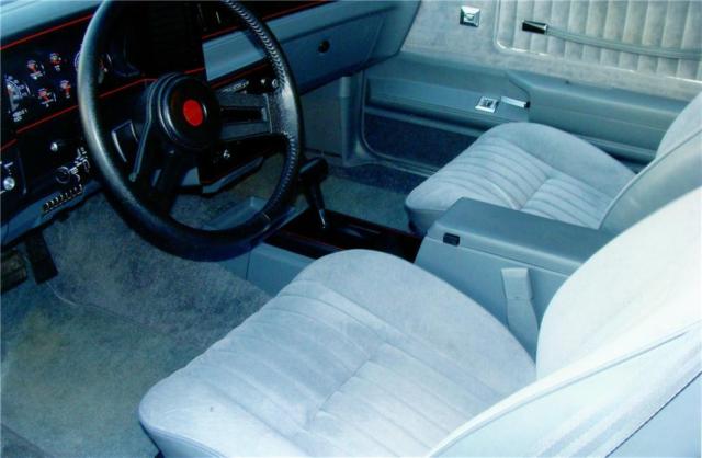 1987 Silver Chevrolet Monte Carlo Coupe