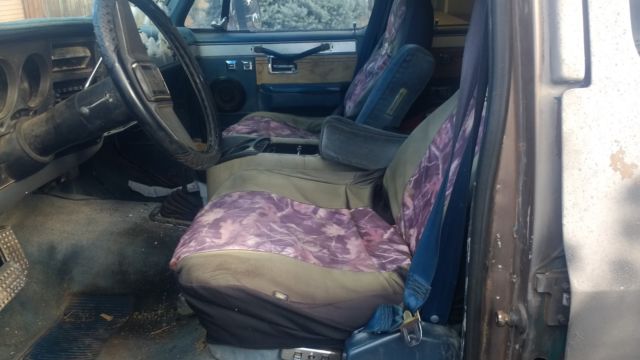 1987 Black Chevrolet Suburban SUV