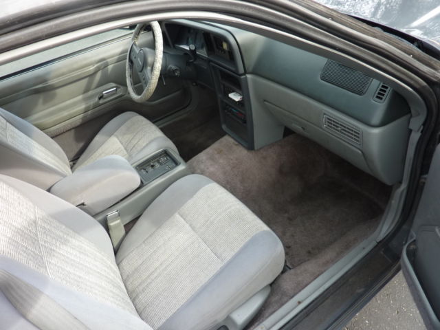 1987 Gray Ford Thunderbird Coupe