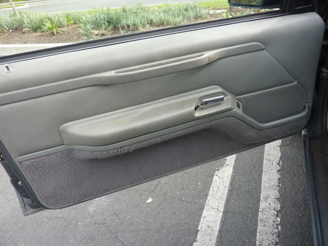 1987 Gray Ford Thunderbird Coupe