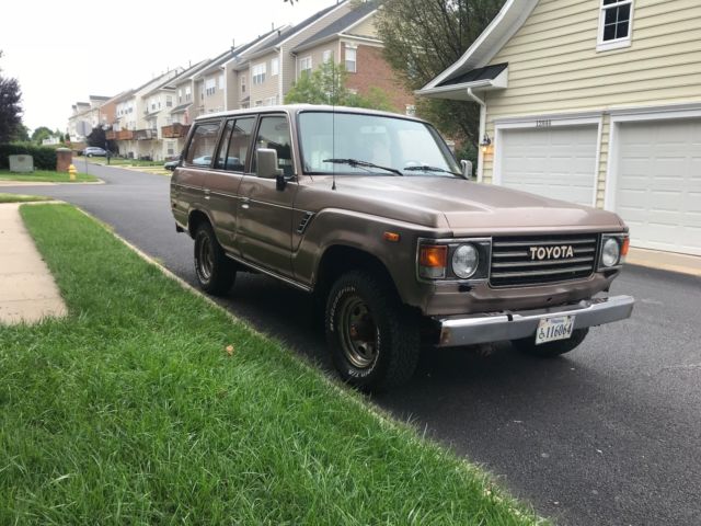 1987 Gold Toyota Land Cruiser SUV