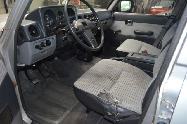 1987 Silver Toyota Land Cruiser Wagon