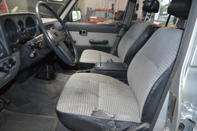 1987 Silver Toyota Land Cruiser Wagon