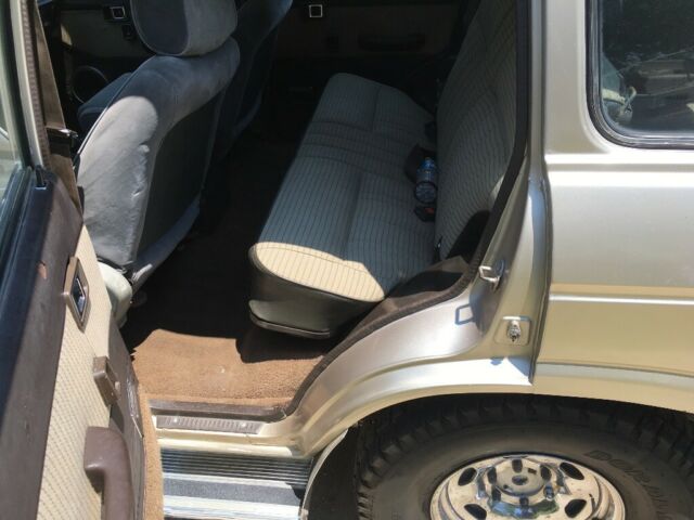 1987 Gold Toyota Land Cruiser