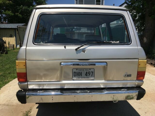 1987 Gold Toyota Land Cruiser