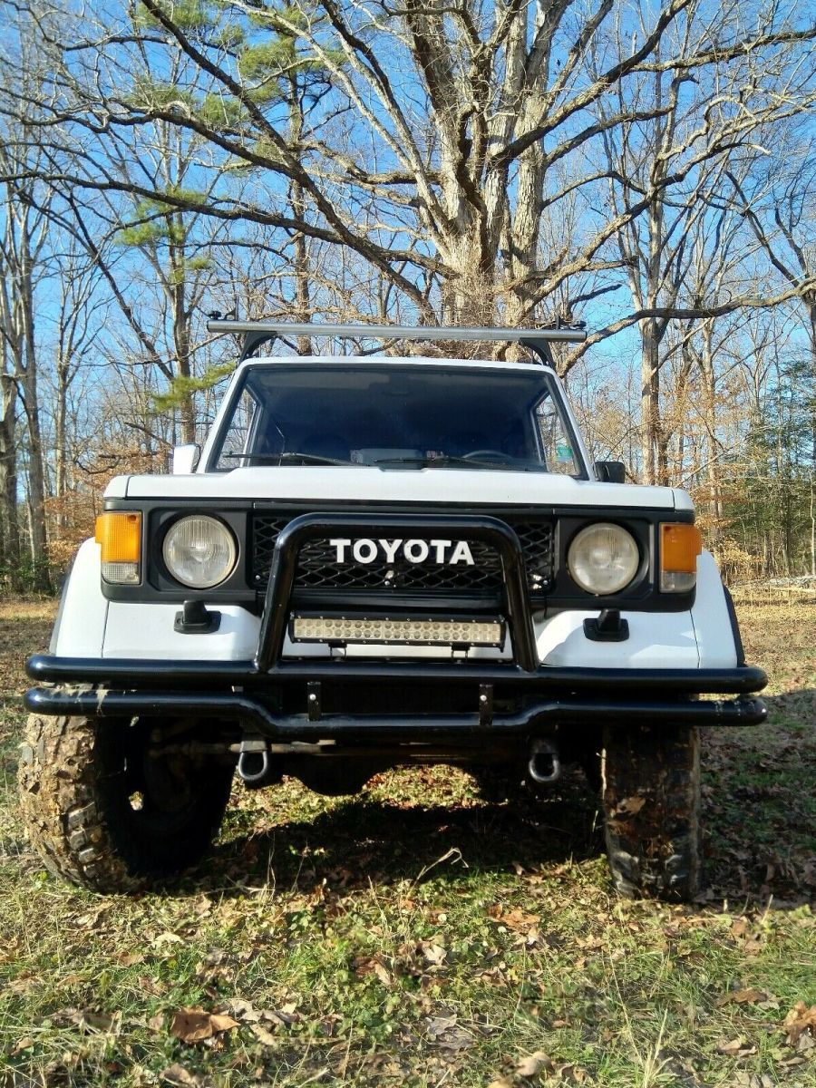 1987 White Toyota Land Cruiser SUV