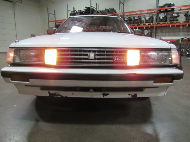 1987 White Nissan Mark 2 grande Sedan