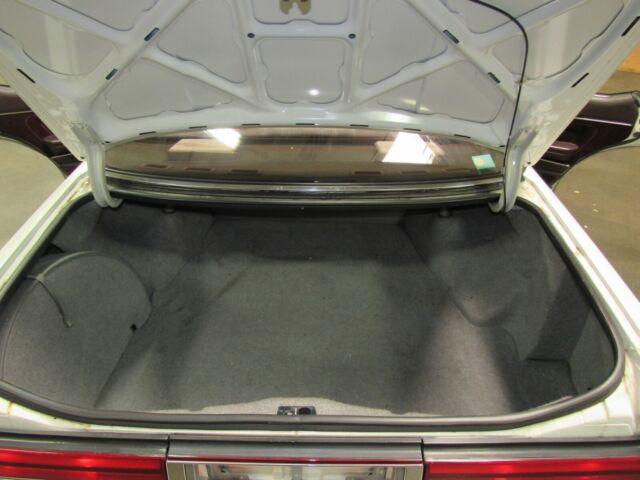 1987 White Nissan Mark 2 grande Sedan