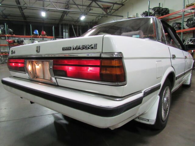 1987 White Nissan Mark 2 grande Sedan