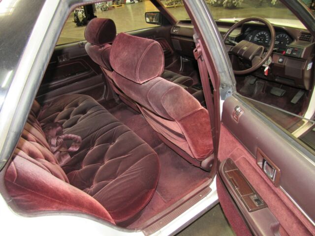 1987 White Nissan Mark 2 grande Sedan