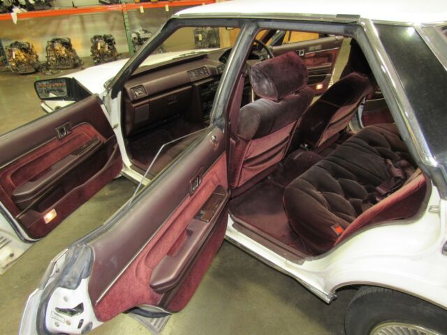 1987 White Nissan Mark 2 grande Sedan