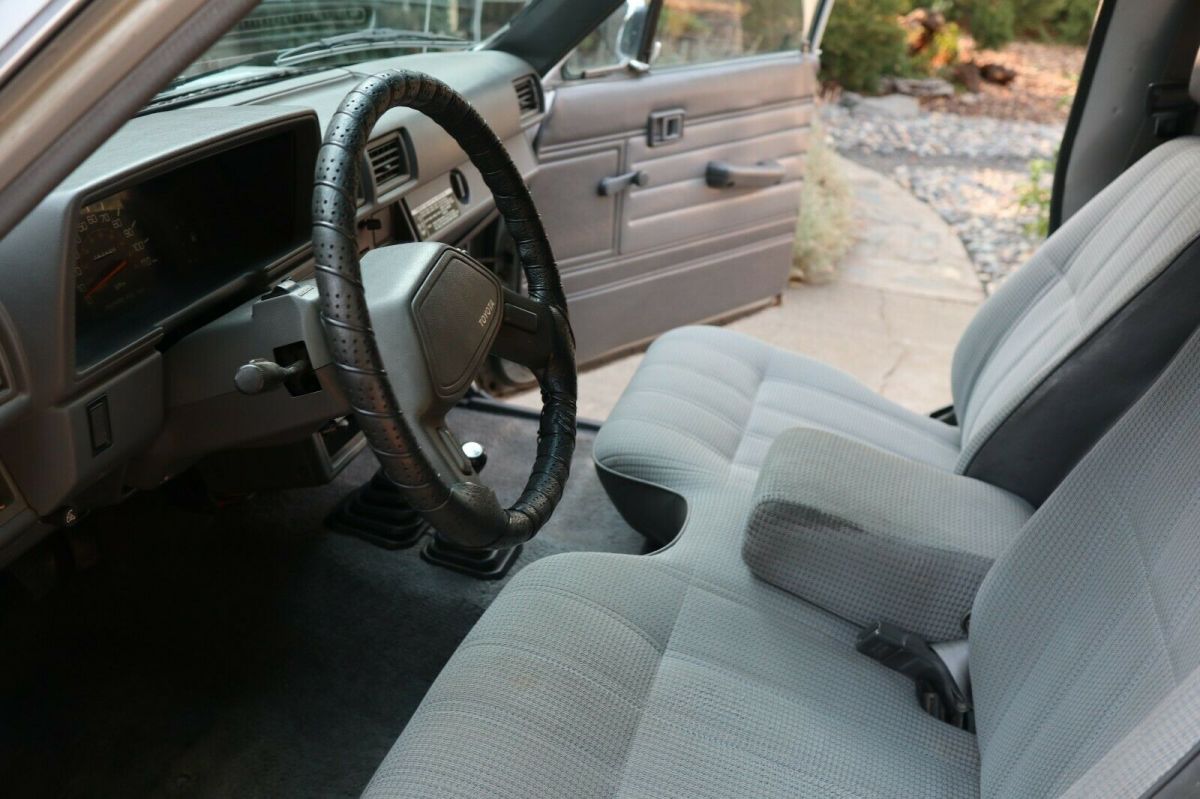 1987 Silver Toyota Pickup Standard Cab Pickup