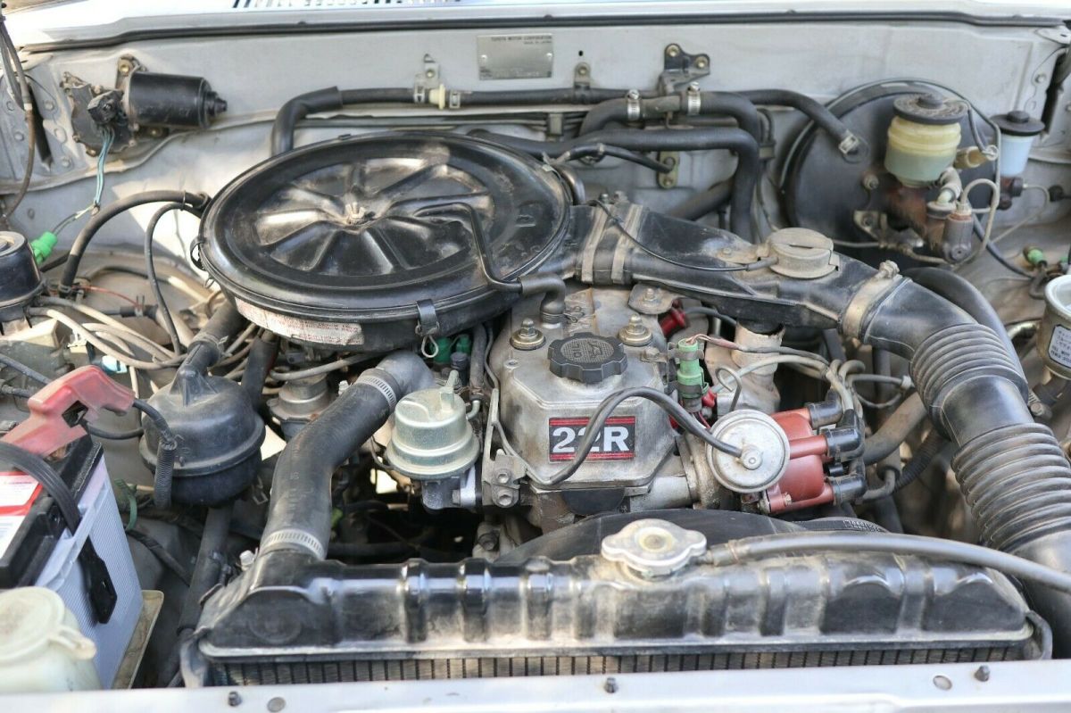 1987 Silver Toyota Pickup Standard Cab Pickup