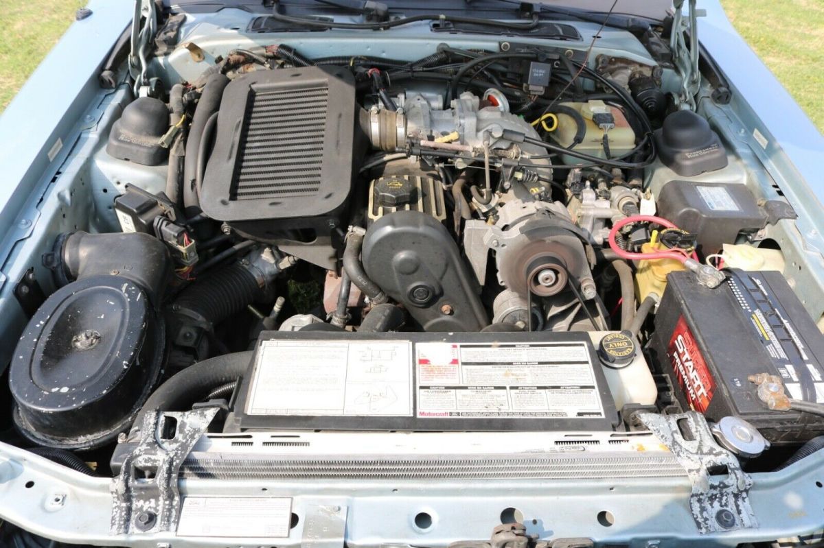1987 Blue Ford Thunderbird Coupe
