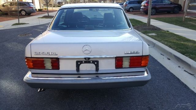 1987 Silver Mercedes-Benz 300-Series