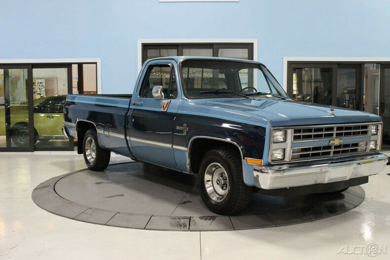 1987 Blue Chevrolet R/V 10 Series Pickup Truck