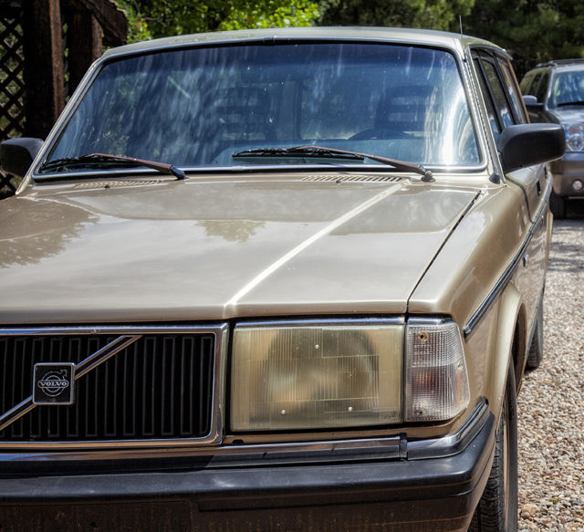 1987 Gold Volvo 240 Wagon