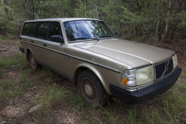 1987 Gold Volvo 240 Wagon