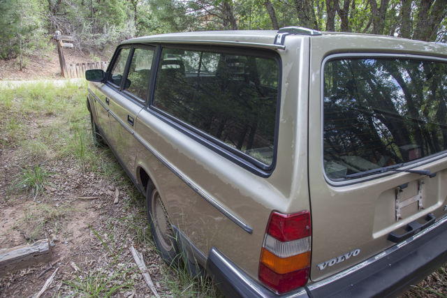 1987 Gold Volvo 240 Wagon