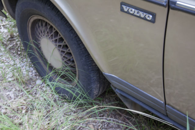 1987 Gold Volvo 240 Wagon