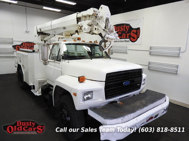 1987 White Ford F-550 Pickup Truck