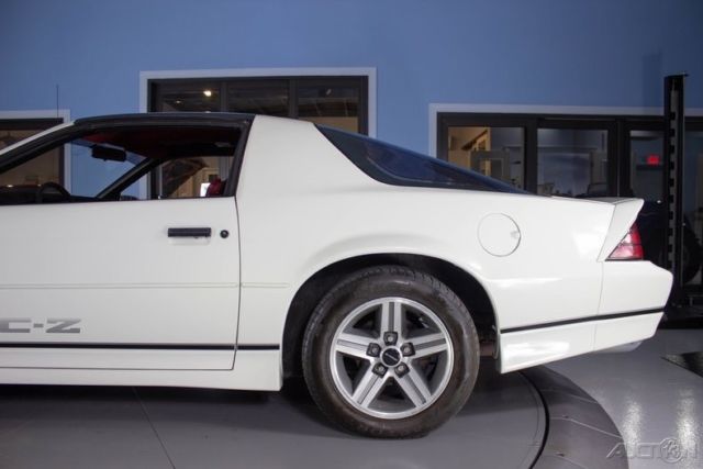 1987 White Chevrolet Camaro