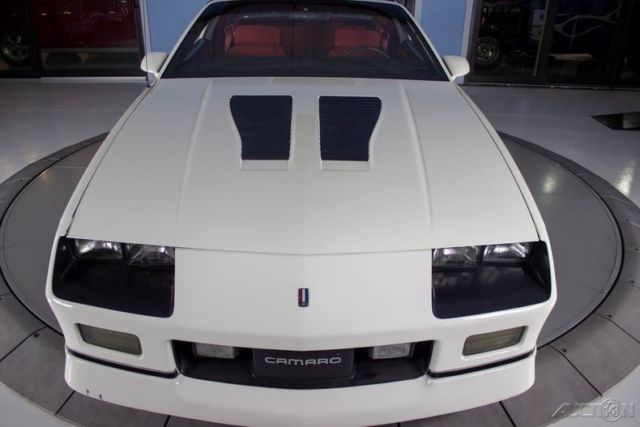 1987 White Chevrolet Camaro