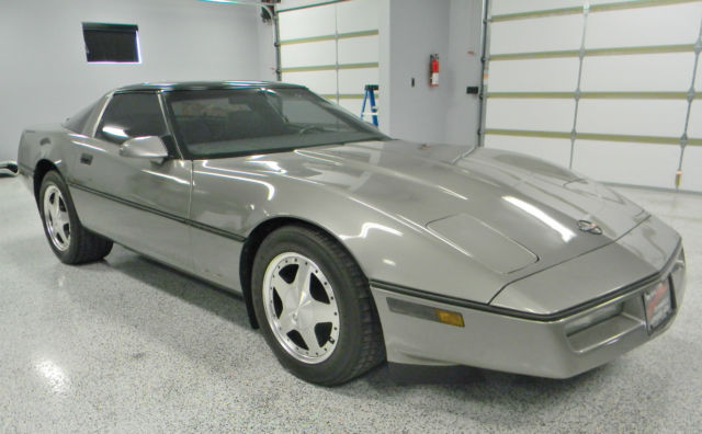 1987 Medium Gray Metallic Chevrolet Corvette Hatchback