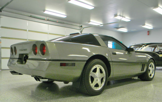 1987 Medium Gray Metallic Chevrolet Corvette Hatchback