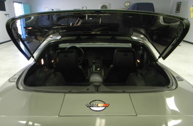 1987 Medium Gray Metallic Chevrolet Corvette Hatchback