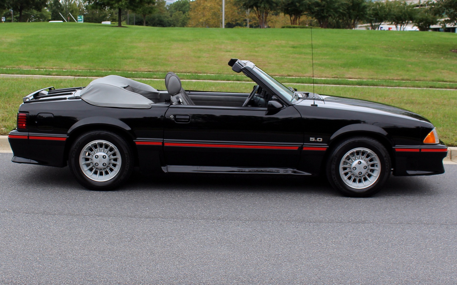 1987 Black Ford Mustang N/A