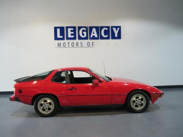 1987 Red Porsche 924 --