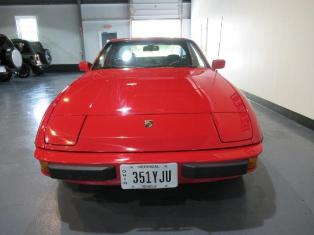 1987 Red Porsche 924 --