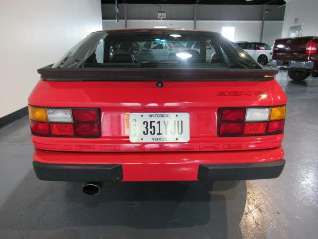 1987 Red Porsche 924 --