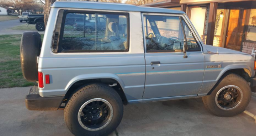 1988 BLUE Mitsubishi Raider SUV