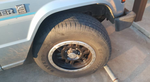 1988 BLUE Mitsubishi Raider SUV