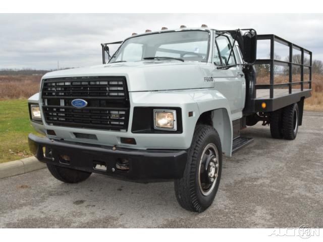 1988 Gray Ford F600