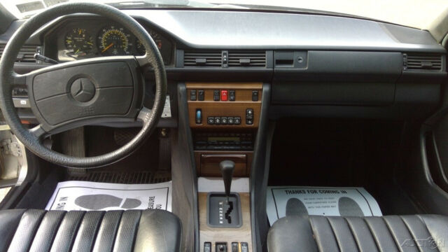 1988 Gray Mercedes-Benz 200-Series