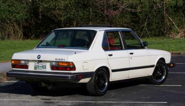 1988 White BMW 5-Series Sedan