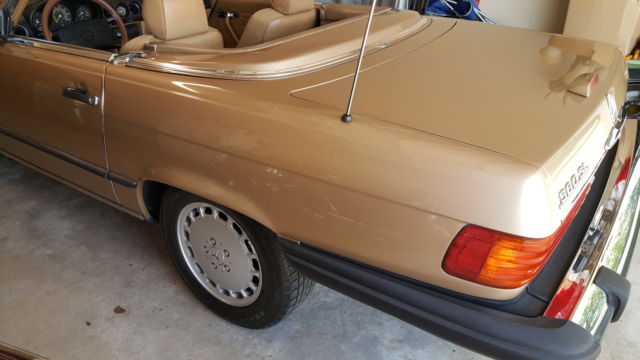 19880000 champagne Mercedes-Benz SL-Class hardtop convertible